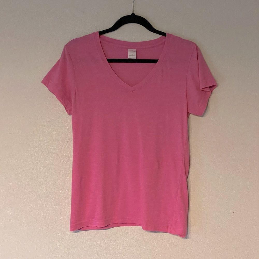 NWOT! West Loop Pink Short Sleeve T-Shirt. Size Large.